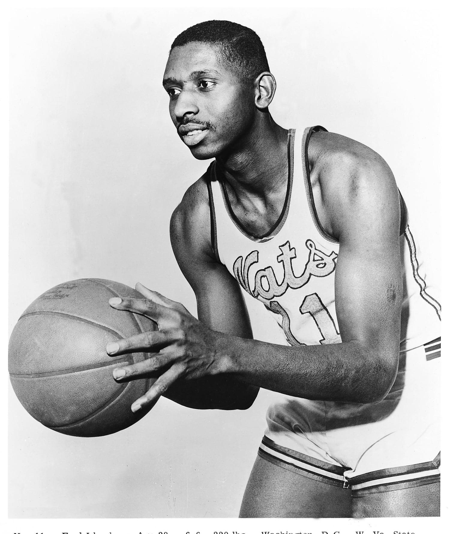 Basketball pioneer Earl Lloyd